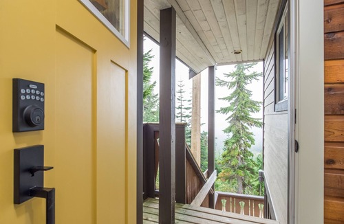 Courtenay House | Winter Wren Mount Washignton Village