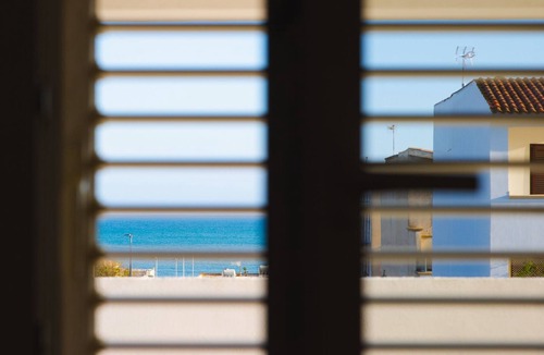 Tre Fontane Apartment | Wohnung 'Weiße Villa al Mare by Interhome
