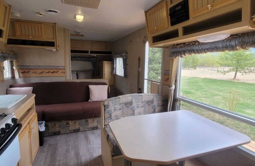 McBride House | Wohnwagen mit Atemberaubenden Anblick auf Rocky Mountains, 10min von McBride