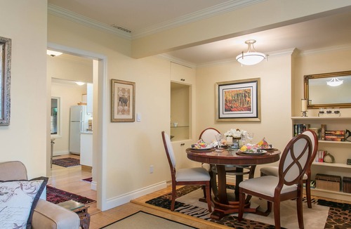 Saanichton House | WolfShire - Courtyard - Beauty and Serenity in the Valley