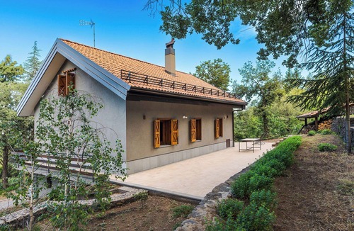 Linguaglossa Villa | Wonderful private villa for 6 guests with A/C, WIFI, TV, terrace and panoramic view
