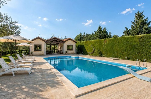 Comiso Villa | Wonderful private villa with private pool, WIFI, A/C, TV, patio, pets allowed and panoramic view