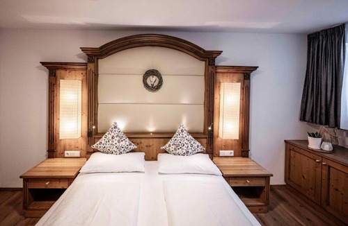 Gais Hotel | Wonga Apartments