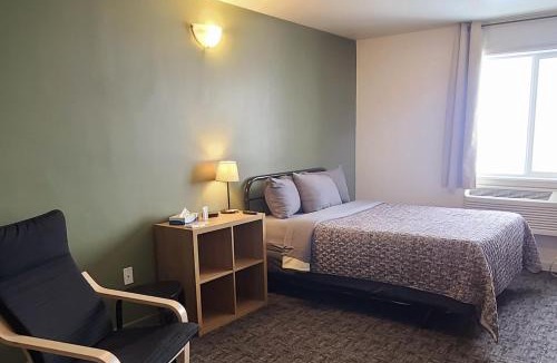 Esterhazy Hotel | WorkStay Lodging - Yarbo, SK - Near Esterhazy & Mosaic K1, K2, & K3