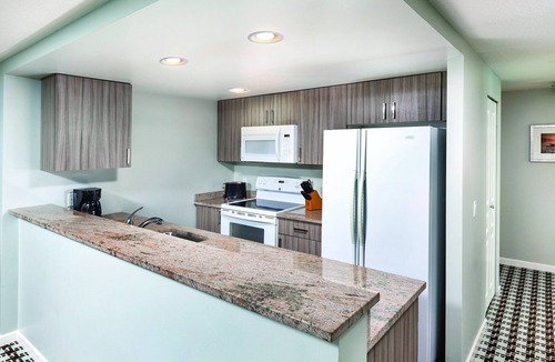 Inner Harbour Resort | World renowned under your feet !