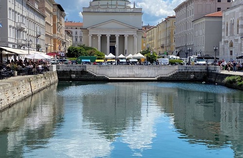 Citta Nuova-Barriera Nuova-San Vito-Citta Vecchia Apartment | Wunderschöne Ferienwohnung im Zentrum von Triest für 4 bis 5 Personen