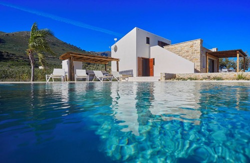 Scopello Villa | WWW.BAGLIORIDISICILIA.COM - LAST MINUTE 14 JULY - 1 AUGUST!