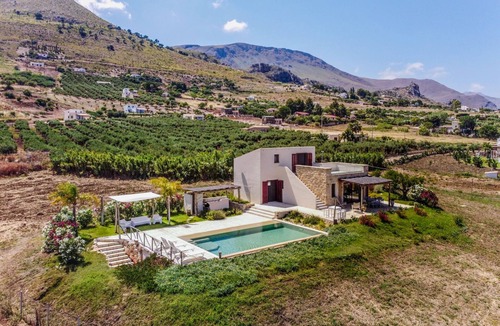 Scopello Villa | WWW.BAGLIORIDISICILIA.COM - LAST MINUTE 25 JULY - 1 AUGUST!