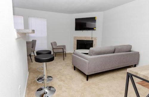 Coliseum Central Apartment | Wyndham 1205 Modern luxe 2BD2BA I Parking