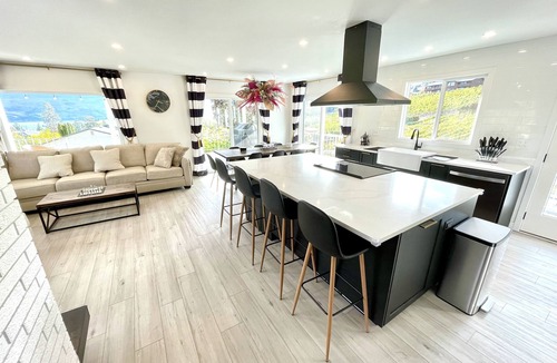 Central Okanagan House | Year-Round Heated Pool, Hot Tub, Private Vineyard, Lake Views