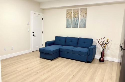 White Rock House | Your White Rock Beach Getaway: 2BR Suite, Modern Living, and Ocean Proximity!