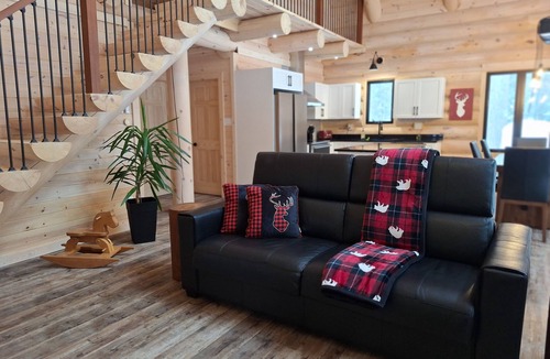 Saint-Mathieu-du-Parc Ski Chalet | ZÉNITH/with SPA, Summun De La Détente