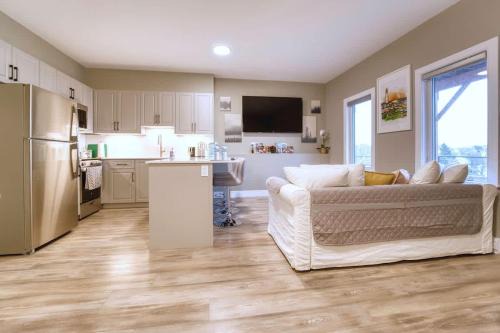 1 Bed - King size Nature to City Getaway