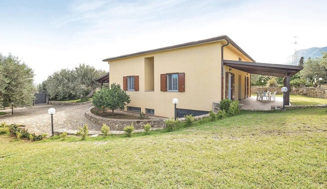 1 bedroom lovely apartment in San Nicola L'Arena