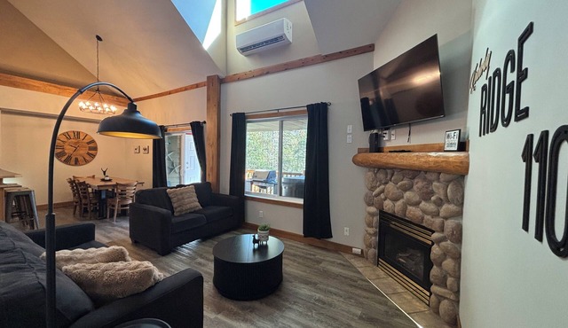 ⛳️110 Golf Resort, 3 Bed 3 Bath, Sleeps 12, central A/C & private hot tub⛳️