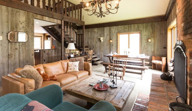 131 Pioneer Drive · The Perfect Getaway - Luxury Chalet - 4 Bedrooms