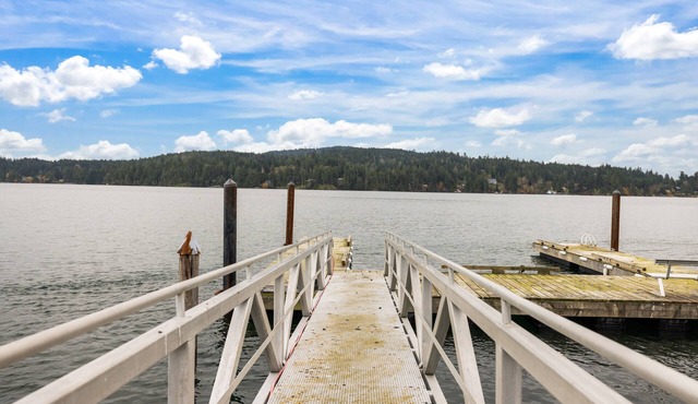 2 Bed Cabin, Oceanfront Property, Hot Tub