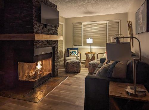 2 Bedroom and Wall Bed Mountain Getaway Ski In Ski Out Condo with Hot Pools Sleeps 8