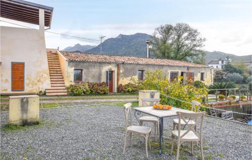 2 Bedroom Beautiful Home In Santa Lucia Del Mela