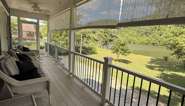 2 Bedroom Riverfront House on the New River Trail