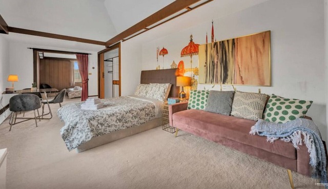 2 Bedrooms with Private Bathroom Suite