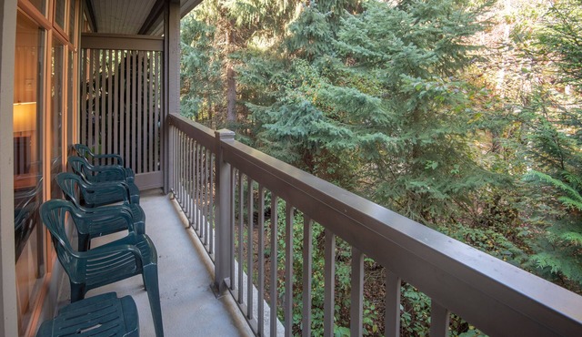 2 BR @ Village North w/Heated Pool & Renovated Kitchen