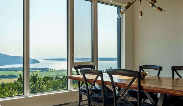 203 | Luxury Coffee Bean Condo | Pool & View