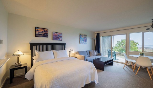 #221 Lower Beach View Suite at Shorewater Resort, Qualicum Beach