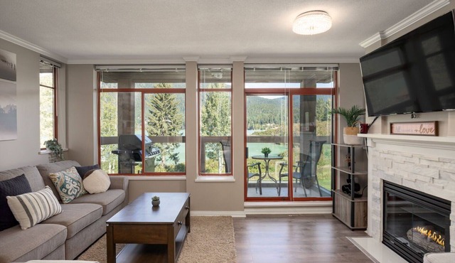 2BR | Nicklaus North Clubhouse | Lake and Mountain View | Gas Fireplace | Parking
