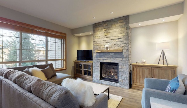 3.5BR Townhome | Hot Tub | Serene Location | Golf Course