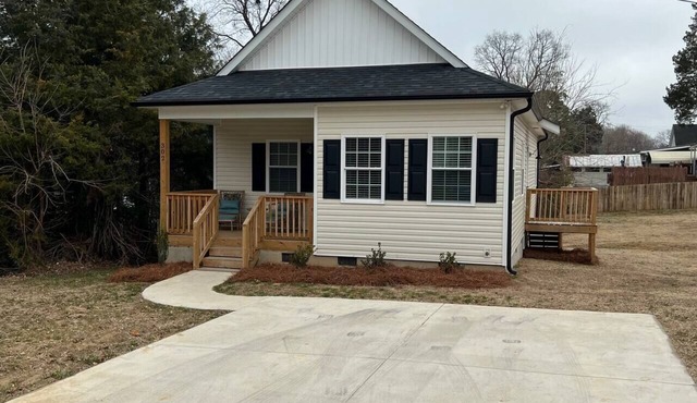 3 bed 2 bath new construction home built in 2021