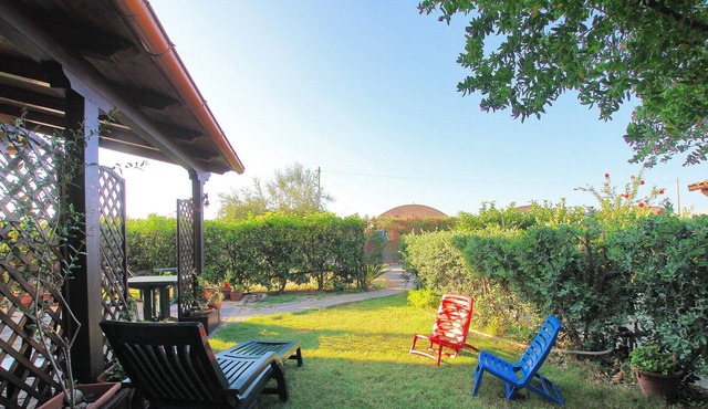 3 bedrooms Villa, garden, wi-fi, in complex with POOL, 2 minutes walk to the SEA