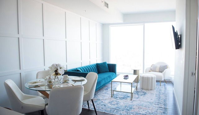 34th floor Luxury|Pool&Gym|Walk to Roger's Place&DT