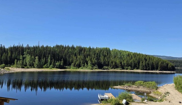 4 Bdrm Lodge Suite w Hot Tub, beautiful Lake views! Pet Friendly
