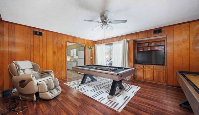 4-Bed Haven Pool Table, Shuffleboard Massage Chair