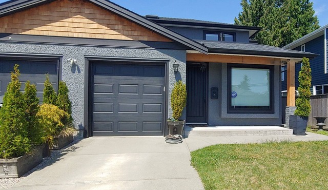 4 bedroom/3 bath house, in quiet and safe Burnaby, close to Buses/Metro/shopping