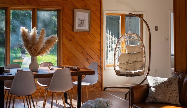 4BED + HOTUB - Private Forest Retreat by Lake & Trail