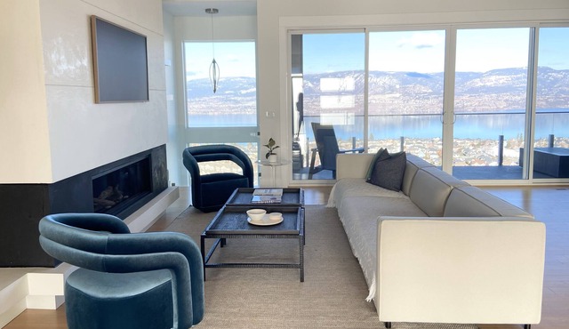5-Bedroom Family Home: Panoramic Lake View + Pool. Perfect Work/Play Space