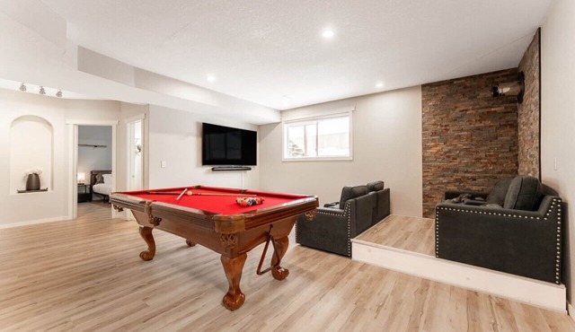 5-Br/3-Ba | Private Pool & Hot Tub | Pool Table + Home Theatre