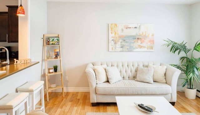 67 - Walking distance to downtown
