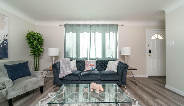 ★6B Modern Bungalow★King Bed/WiFi✔Long Stays★Clean
