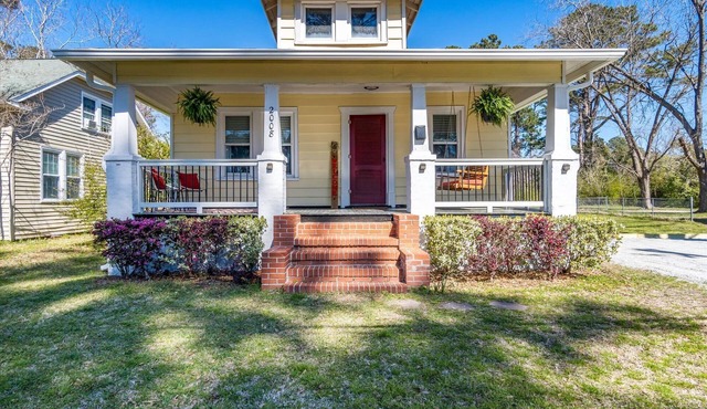 A beautiful balanced 2-bedroom bungalow near quaint downtown New Bern