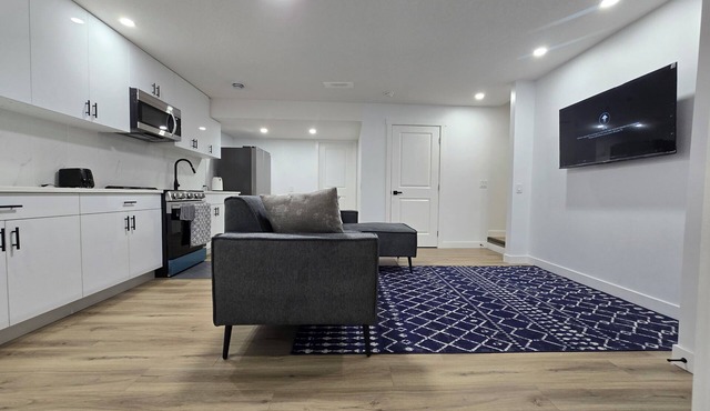 A SECONDARY SUITE IS AVAILABLE FOR RENT IN CHESTERMERE LAKE