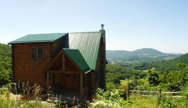 Absolute High | 3BR Cabin w/Long-Range Mountain Views, Game Room & Deck