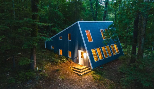 Acute Lodge: Boho, Romantic Getaway in Nelson Co.