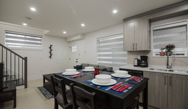 Adorable 2 Bedroom Guest Home