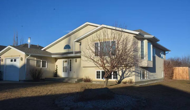 Adventure Awaits: Spacious 5-bedroom, 3 bath home