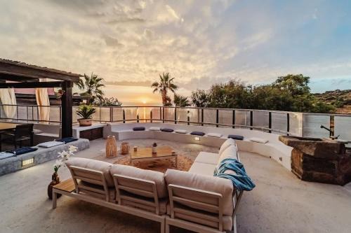 Alba Chiara & Mila - Sea View, Terrace and Jacuzzi