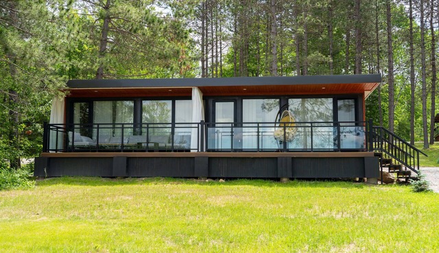 Algonquin's Edge Resort | Waterfront 6
