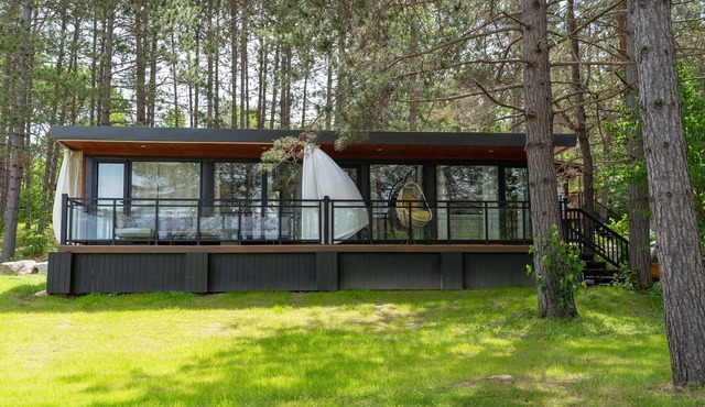 Algonquin's Edge Resort | Waterfront 8